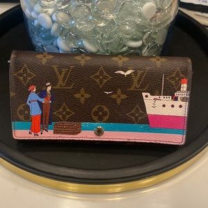 Louis Vuitton long wallet, ship and trunk
